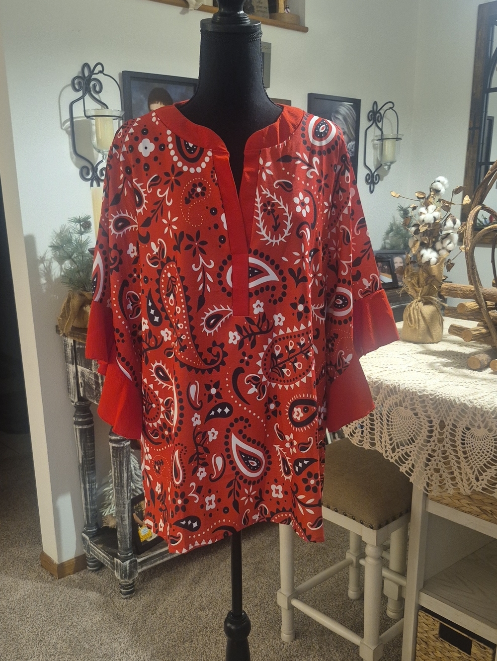 Red Paisley Split-Neck Ruffle Sleeve Tunic